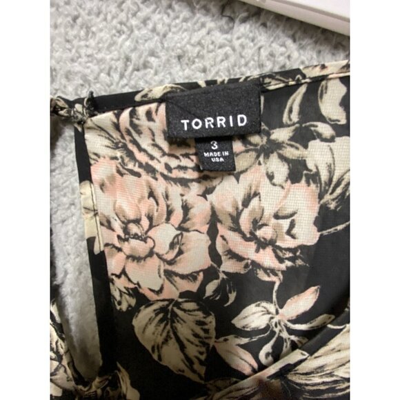 -Torrid Women’s Short Sleeve Floral Tunic Blouse Top Size 3X Plus - Picture 3 of 8